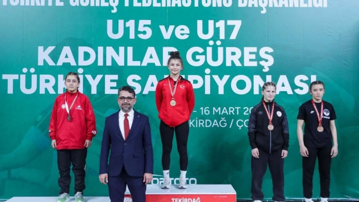 Çorumlu Genç Güreşçi Şampiyonada 2'nci Oldu