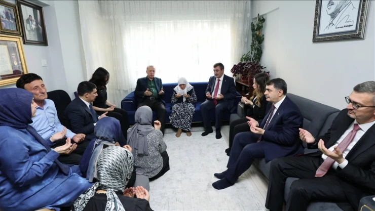 Cumhurbaşkanı Erdoğan, 15 Temmuz'da Muzaffer Gülşen'i Evinde Ziyaret Etti