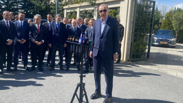 Cumhurbaşkanı Erdoğan: 'Türkiye Dipdiri Ayaktadır'
