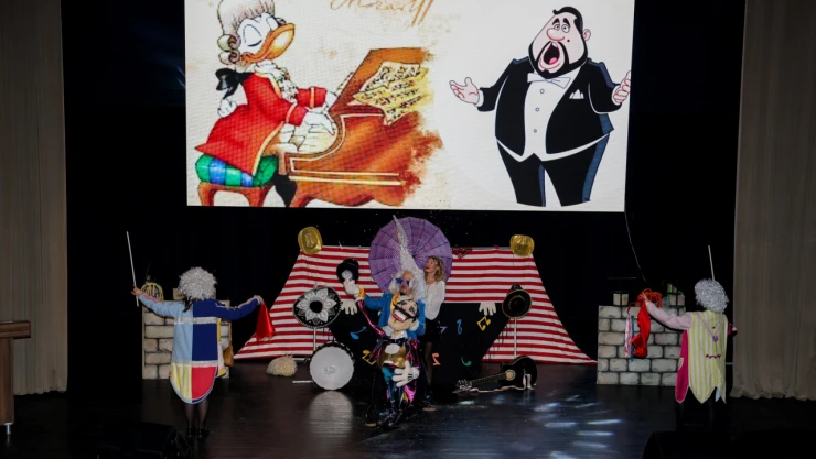 Cumhuriyet Bayramı Coşkusunu Çocuklarla Paylaştılar