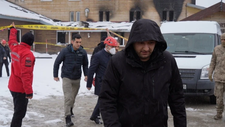 Cumhuriyet Savcıları Yangının Yaşandığı Otelde İnceleme Yaptı