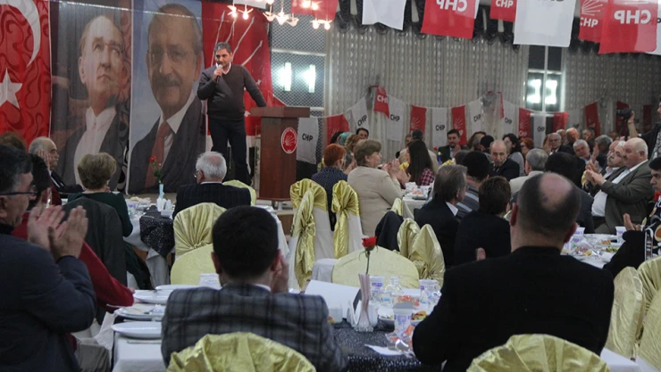 'Cumhuriyet'e ve demokrasiye sahip çıkmak görevimiz'