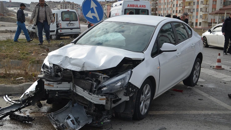 D-100 kafa kafaya çarpıştılar 9 yaralı