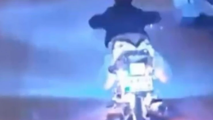 D-100'de Motosikletle Tehlikeli Anlar Kameraya Yansıdı