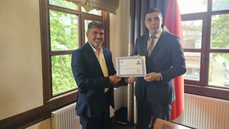 Daday Kaymakamlığı, Muhtar Mehmet Kılıç'a Teşekkür Belgesi Verdi