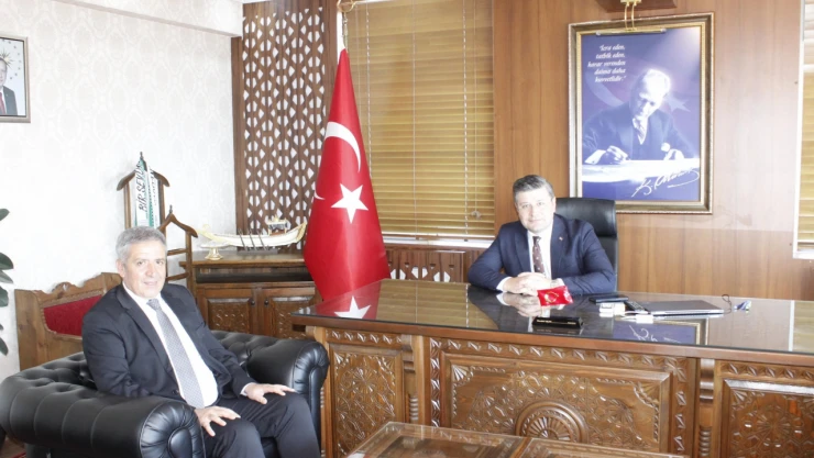 Defterdar Uslu'dan İnebolu Kaymakamı Uçar'a Ziyaret