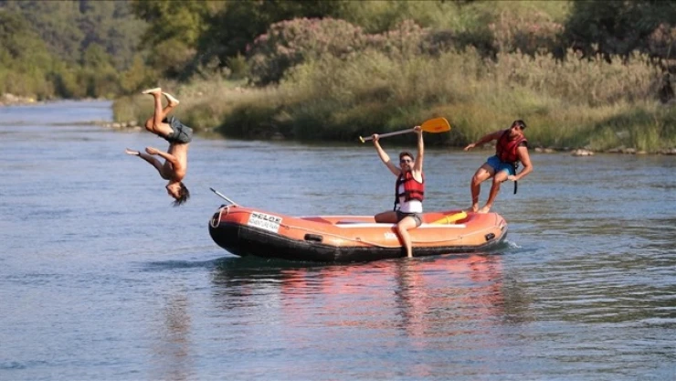 Deniz Mi Havuz Mu Tercih Edilmeli?