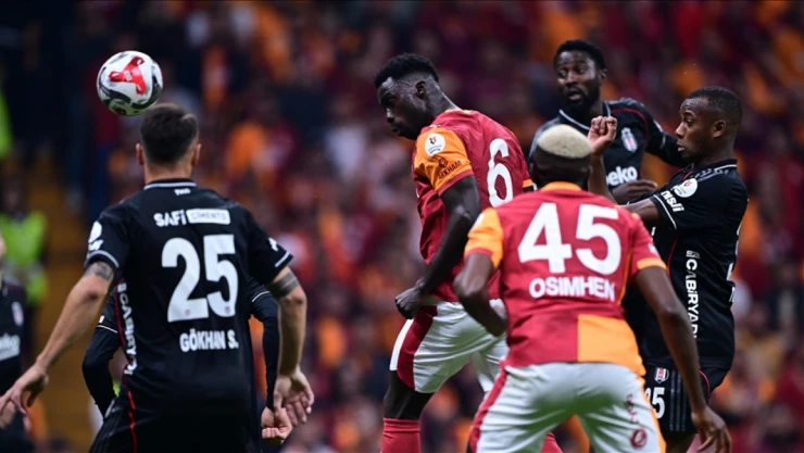 Derbide 10 Kişi Kalan Galatasaray 1 Puan Almayı Başardı