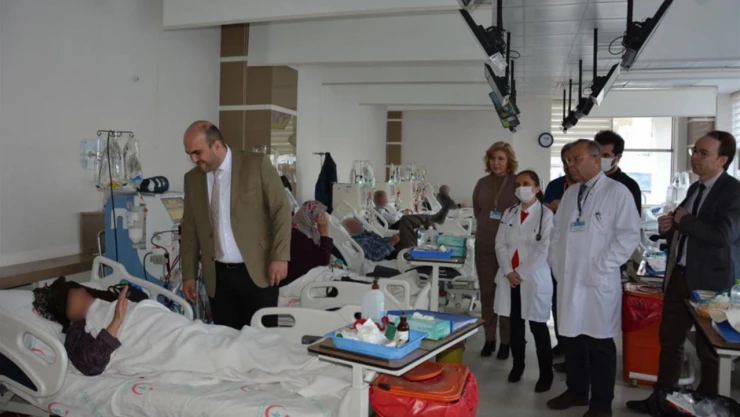 Derdiyok'tan Hemodiyaliz Ünitesi'ne Ziyaret