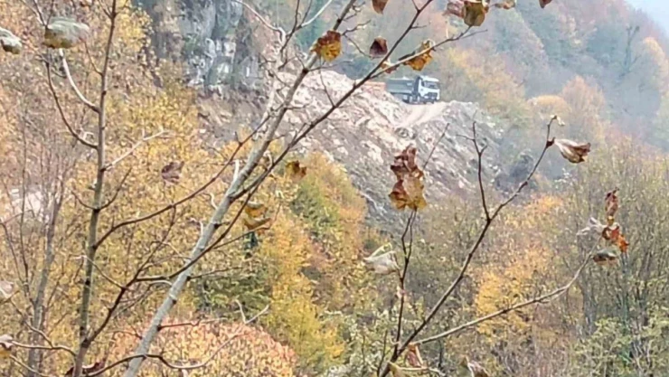 Dere Yataklarına Mesken Atık Ve Moloz Dökülüyor