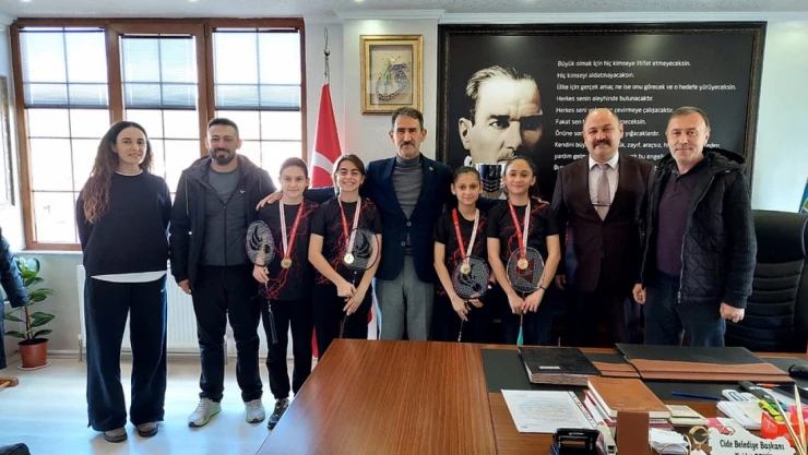 Derece Aldılar, Belediye Başkanını Ziyaret Ettiler