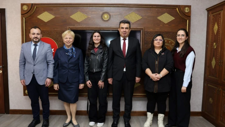 Dereceye Giren Öğrencilere Ödül