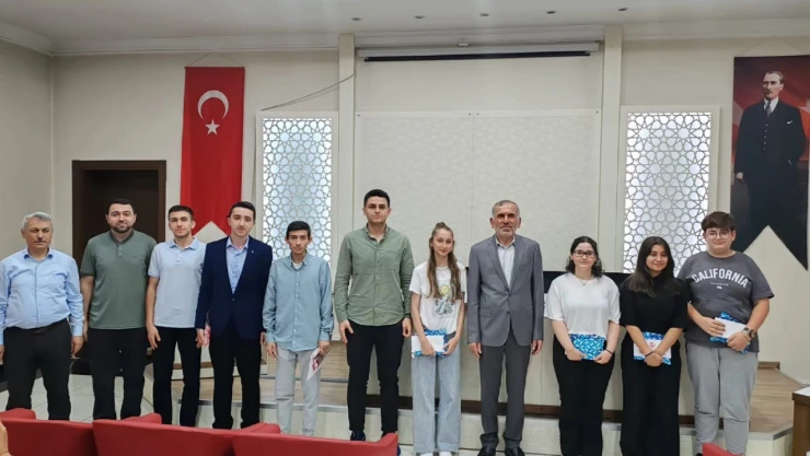 Dereceye Giren Öğrencilere Ödül