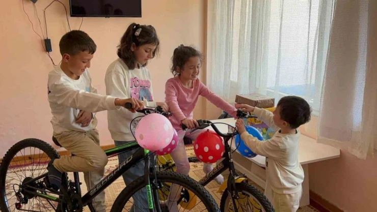 Devlet Yetimlerin Yanında