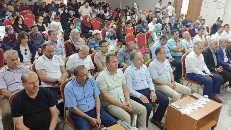 Devrek'te İmam Hatiplilerden Mezuniyet Sevinci