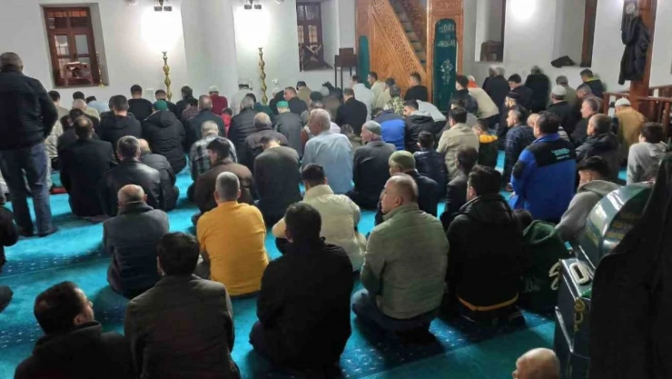 Devrek'te Kadir Gecesi Coşku İçerisinde İdrak Edildi