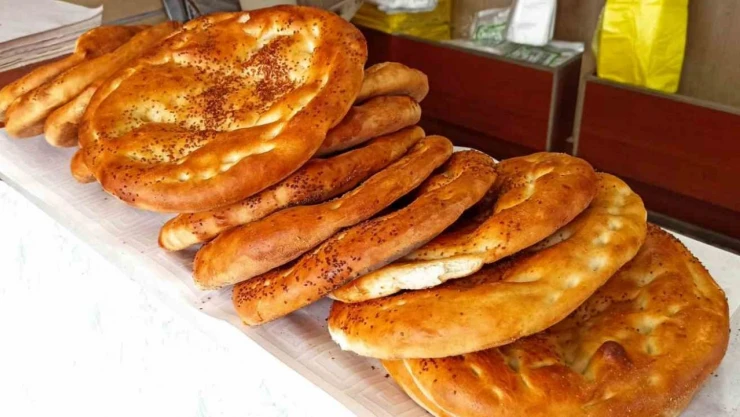Devrek'te Ramazan Pidesi Satışta