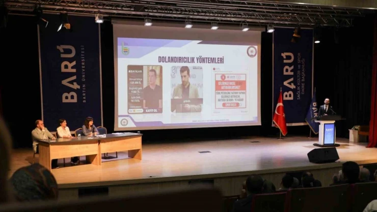 Dijital Dünyanın İnsan Hakları Üzerindeki Etkileri Anlatıldı