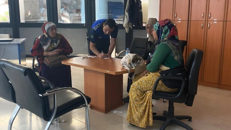 Dilenciler zabıtaya yakalandı