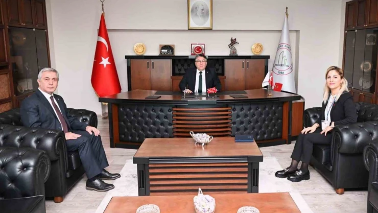 Doç. Dr. Çiğdemoğlu'ndan Rektör Özölçer'e Ziyaret