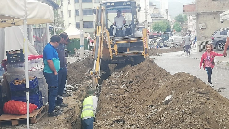 Doğal Gaz Altyapı Çalışmaları Devam Ediyor