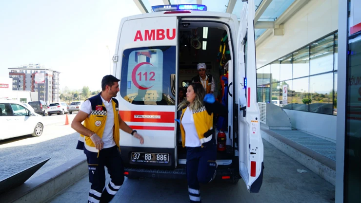 Doğalgaz kaçağı 8 kişiyi hastanelik etti