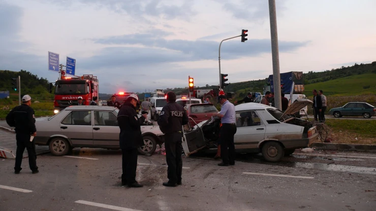 Doğu Çevre Yolu'nda can pazarı: 9 YARALI