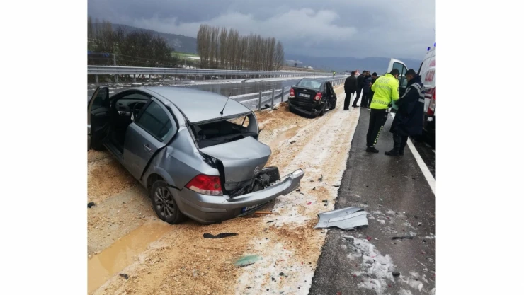 Dolu Yağışı Kazaya Neden Oldu: 1 Ölü, 3 Yaralı