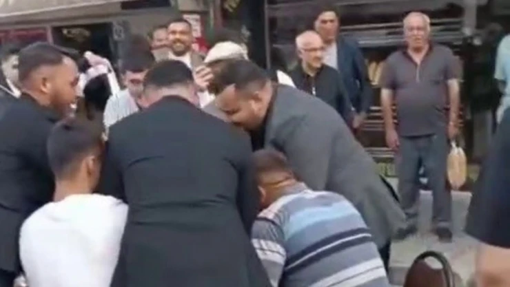 Düğün Konvoyunun Önünü Kesip Tavla Oynadılar