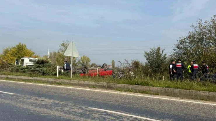 Düz Yolda Direksiyon Hakimiyetini Kaybetti, Takla Attı: 1 Yaralı