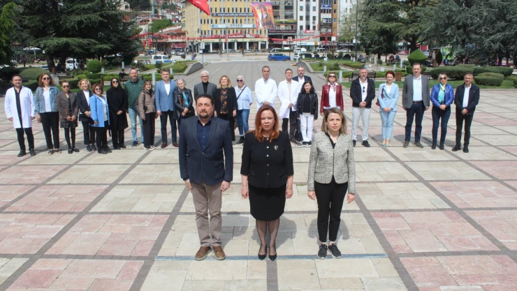 Eczacı Odası Başkanı Şule Tüfekci: 'En Yakın Sağlık Danışmanınız Eczacılardır'