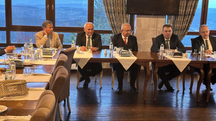 Eğitim Müfettişleri Başkanına Veda Yemeği Düzenlendi