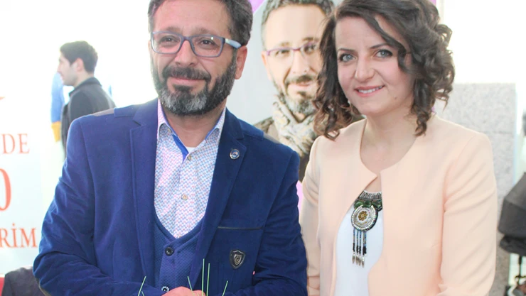 Ekin Kitapevi, Yağmur'u hayranları ile buluşturdu