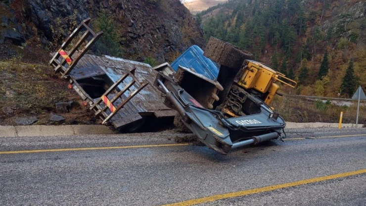 Ekskavatör Devrildi Faciadan Dönüldü