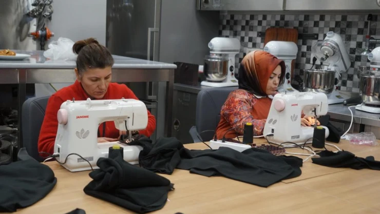 El emekleri yardıma dönüşüyor