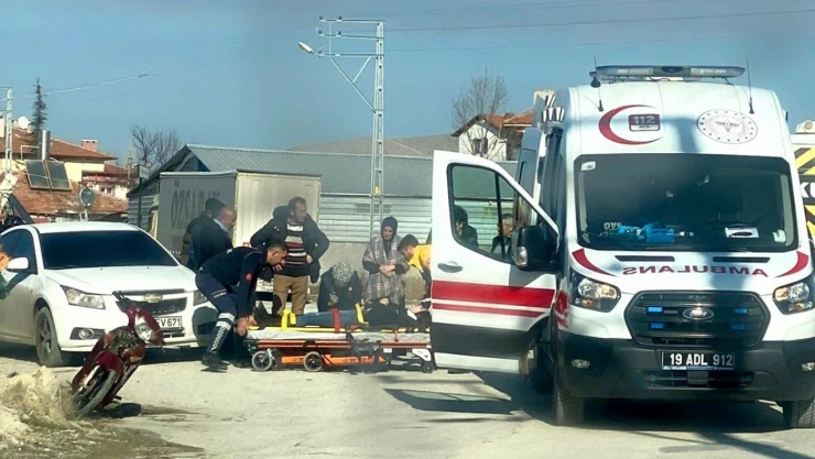 Elektrikli Bisiklet Park Halindeki Otomobile Çarptı