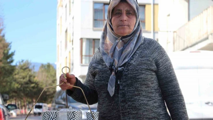 Emekçi Kadın 8 Yıldır Kahvehane İşletiyor