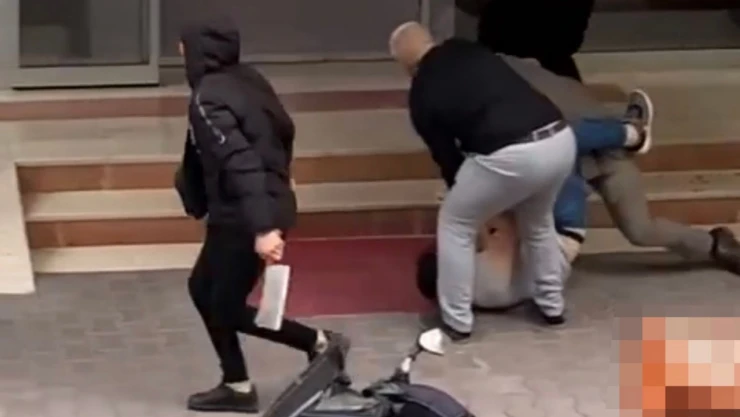 Emlakçıya kızdı, satırla dehşet saçtı