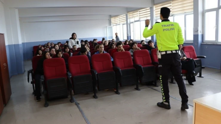 Emniyetten Öğrencilere Trafik Eğitimi