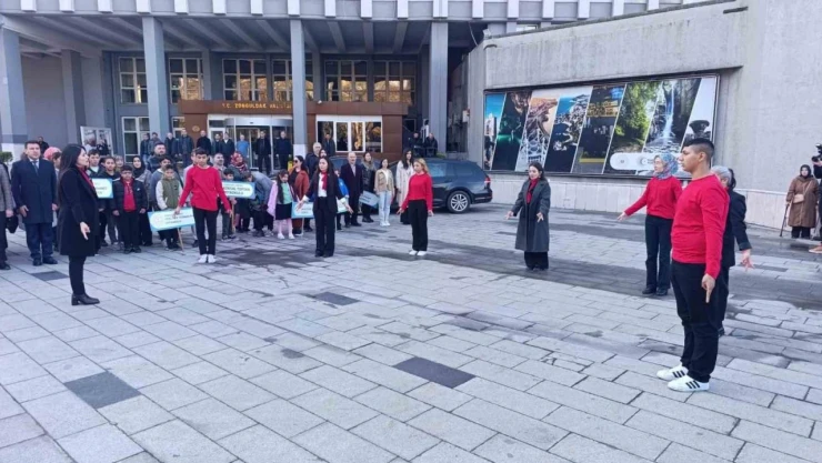 Engeliler Günü Törenle Kutlandı