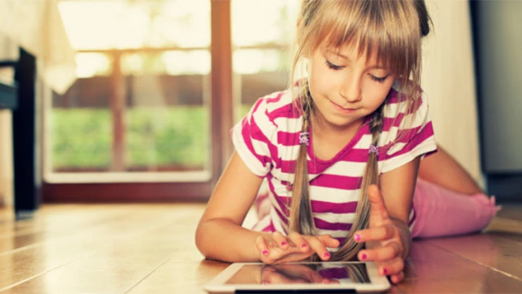 Erken Yaşta Tablet ve Cep Telefonu Kullanımında Fıtık Tehlikesi