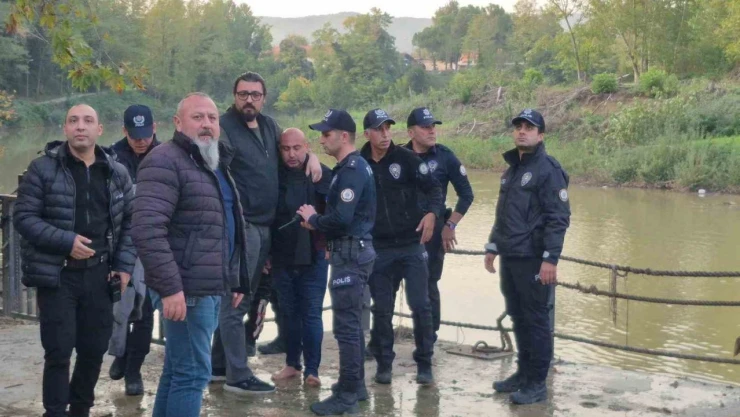 Eşiyle Tartıştı, Irmağa Atladı