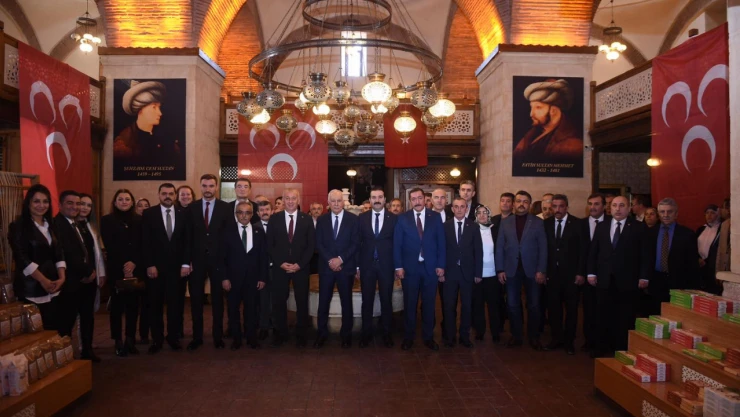 Eski Bakan Murat Başesgioğlu: 'Zengin Kaynakların Fakir Bekçisiyiz'