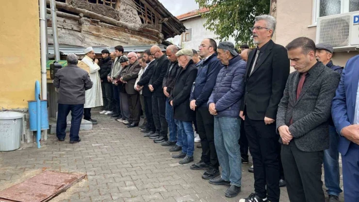 Eski Eşi Tarafından Öldürülen Kadın Toprağa Verildi