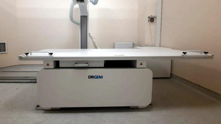 Eti Bakır, Röntgen Cihazı Bağışladı