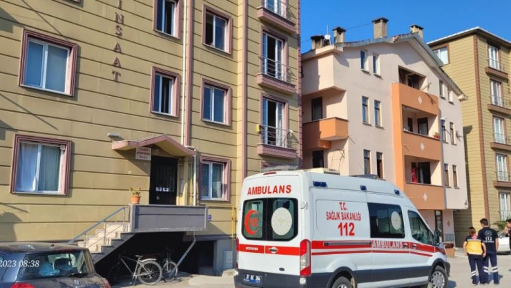 Evinde ölü bulundu