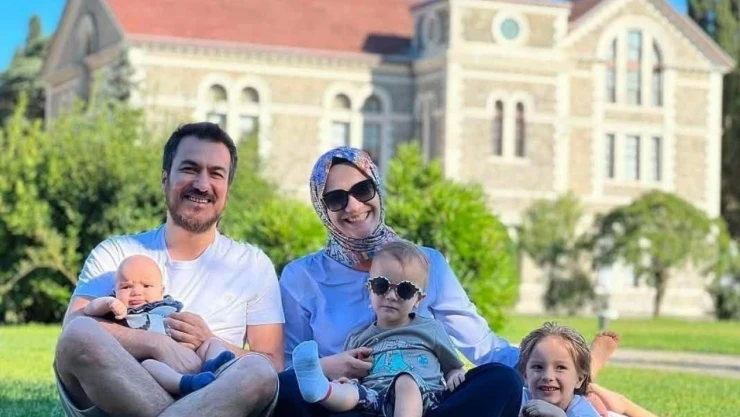 Torunlarının Mezarına Her Gün 3'er Balon Takıyor