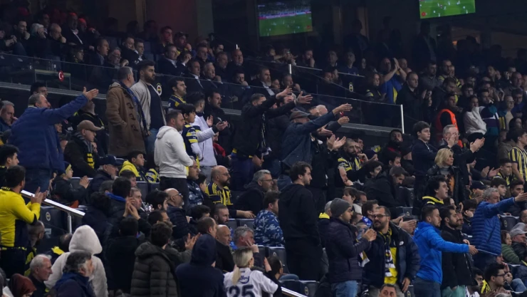 Fenerbahçe taraftarından 'yönetim istifa' sesleri