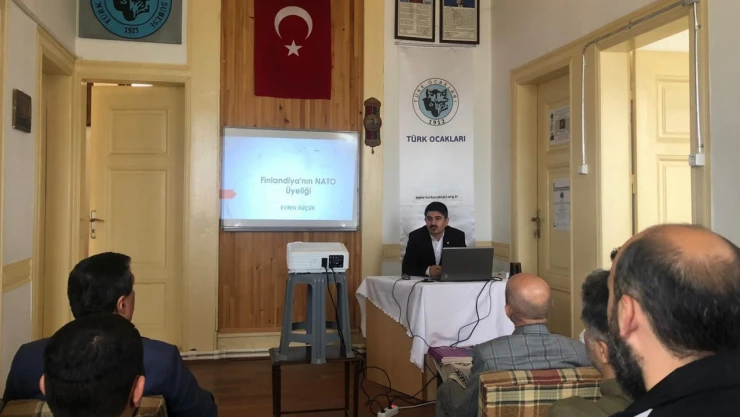 Finlandiya'nın NATO Üyeliği Konuşuldu