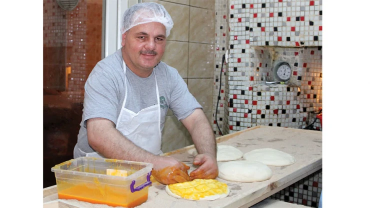 Fırıncıların pide mesaisi başladı